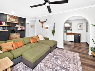 25 Keeley Way, Girrawheen WA 6064