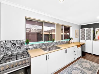 25 Keeley Way, Girrawheen WA 6064