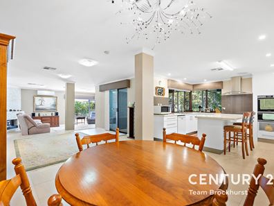 5 Cavalier Court, Thornlie WA 6108