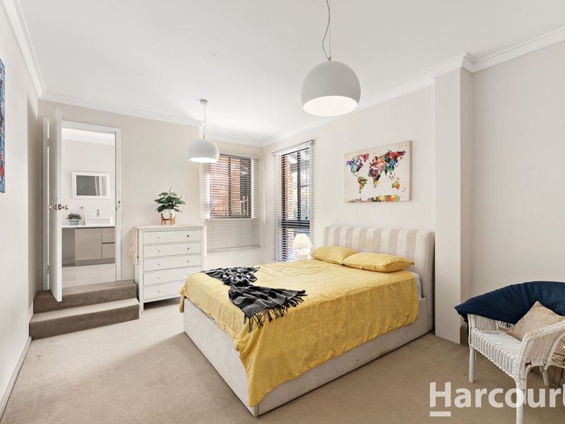 Room 5 67 Glencoe Parade, Halls Head