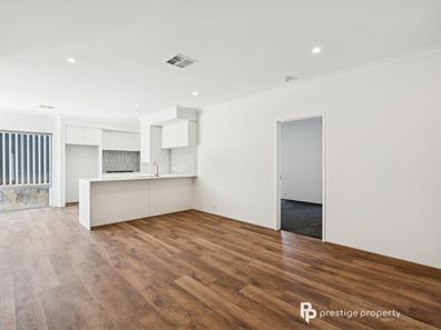 4A The Ramble, Woodvale WA 6026
