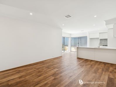 4A The Ramble, Woodvale WA 6026