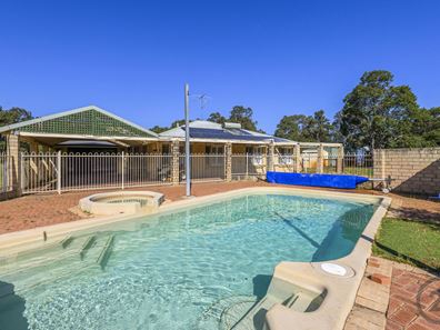 32 Tuart Close, Stake Hill WA 6181