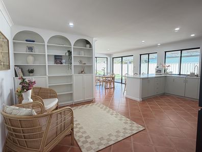 16 Peterwangey Place, Port Denison WA 6525
