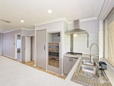 37 The Avenue, Warnbro WA 6169