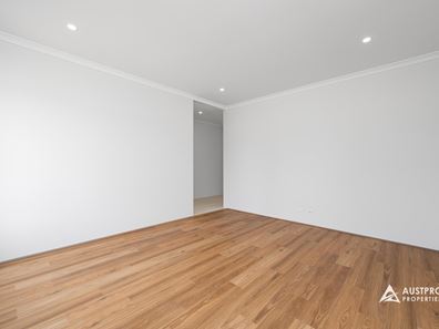 11 Couloir Street, Treeby WA 6164
