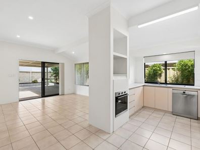 3 Thornton Retreat, Kinross WA 6028