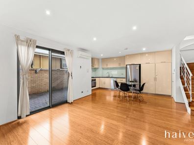 4/6 Oak Street, Cannington WA 6107