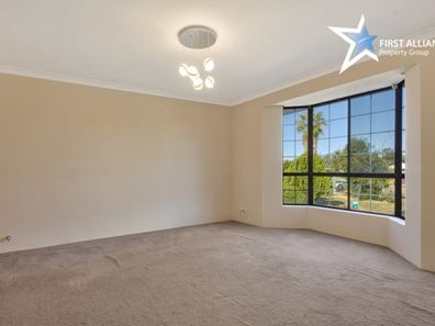 7 Hyacinth Close, Heathridge WA 6027