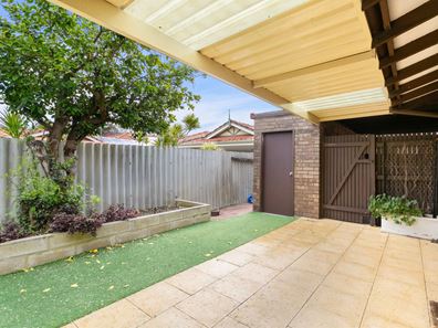 2/58 Saunders Street, Como WA 6152