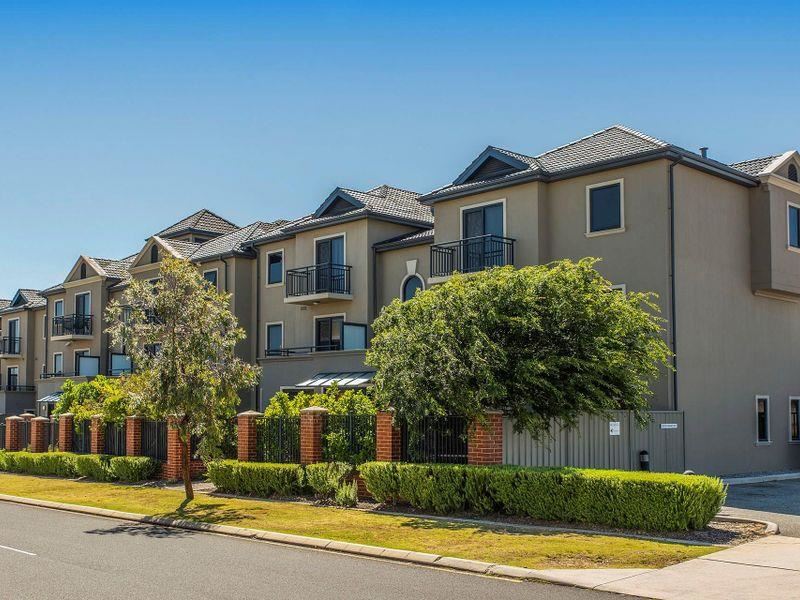 90/12 Citadel Way, Currambine WA 6028