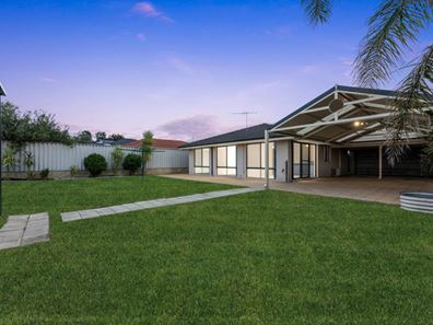 10 Forkleaf Bend, Banksia Grove WA 6031