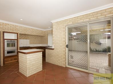 222 McLarty Road, Halls Head WA 6210