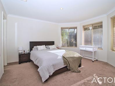 15 Morlaix Mews, Port Kennedy WA 6172