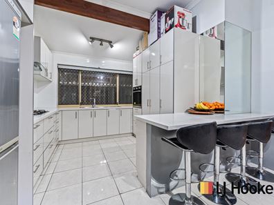 10 Pikes Close, Caversham WA 6055