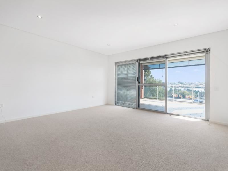 44/10 Roebuck Drive, Salter Point