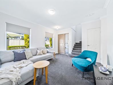 2/12 Mount Henry Road, Como WA 6152