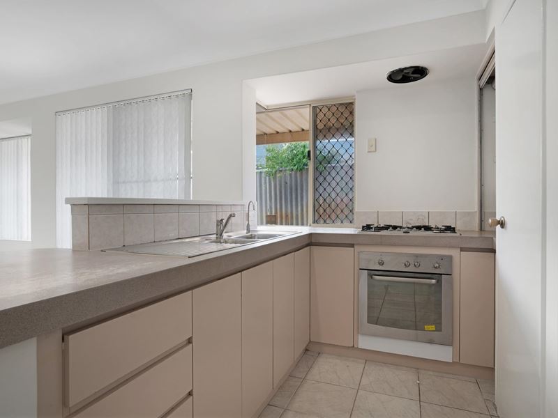 18 Banksia Circle, Thornlie