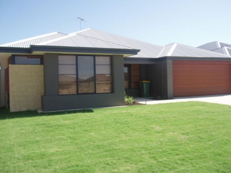 52 Sanctuary Drive, Bertram