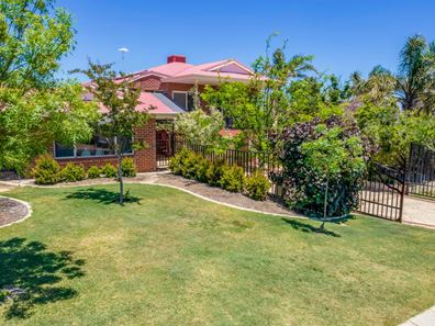 6 Carabeen Place, Halls Head WA 6210