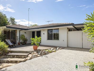 10A Pagneil Ct, Hamilton Hill WA 6163