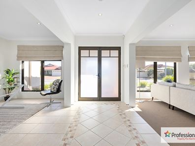108 Dumbarton Road, Canning Vale WA 6155