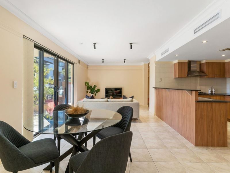 1/8 Tully Road, East Perth WA 6004