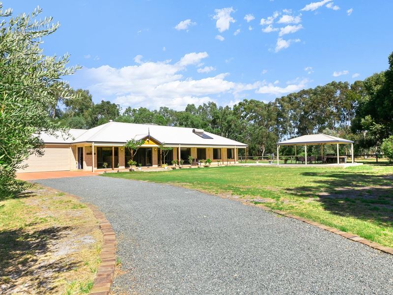 6 Ditton Rd, Oakford
