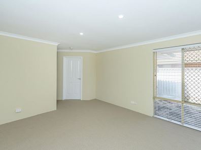 6 Macau Place, Warnbro WA 6169