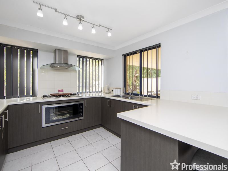 2/23 Lovett Drive, Forrestfield
