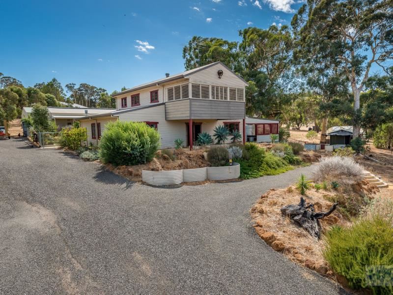 244 Wisteria Way, Chittering