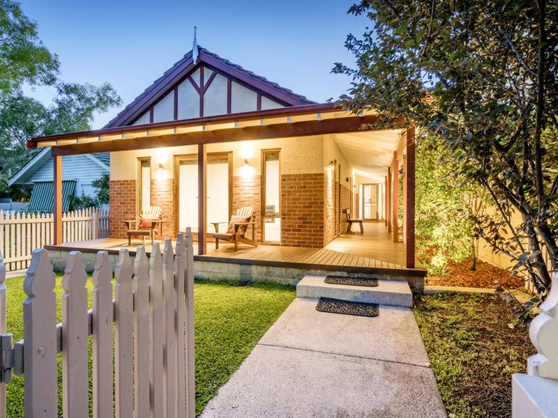 27A Lockhart Street, Como