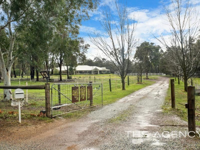 16 Barbarich Drive, Gidgegannup