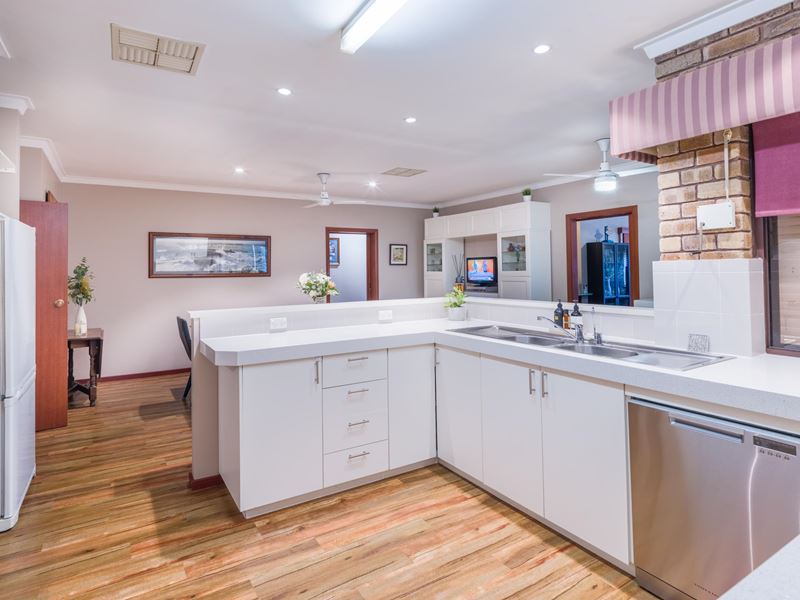 625 Rockingham Road, Lake Coogee