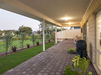 16 Wentworth Loop, Dunsborough WA 6281