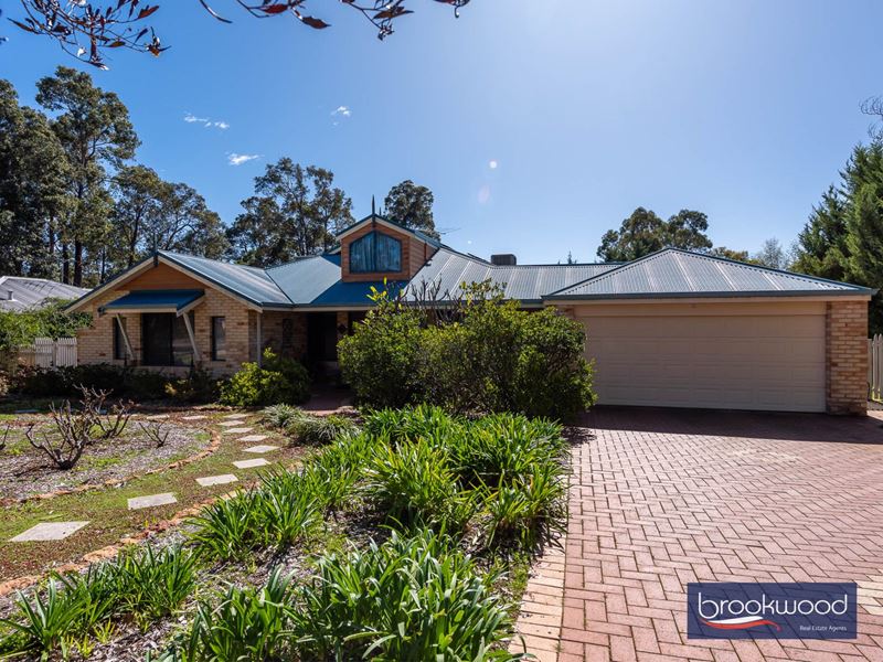 10 Painter Crescent, Mundaring