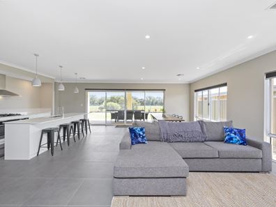 31 Purcell Gardens, South Yunderup WA 6208