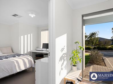 3C Milagro Fairway, Seville Grove WA 6112