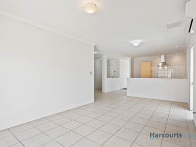 1/8 Toledo Close, Cannington WA 6107