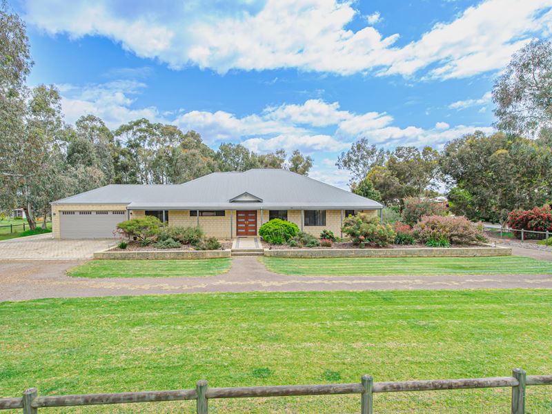 1311 Rowley Road, Hilbert