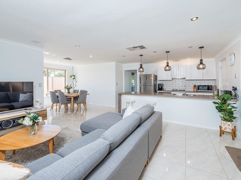 115 Glencoe Loop, Kinross