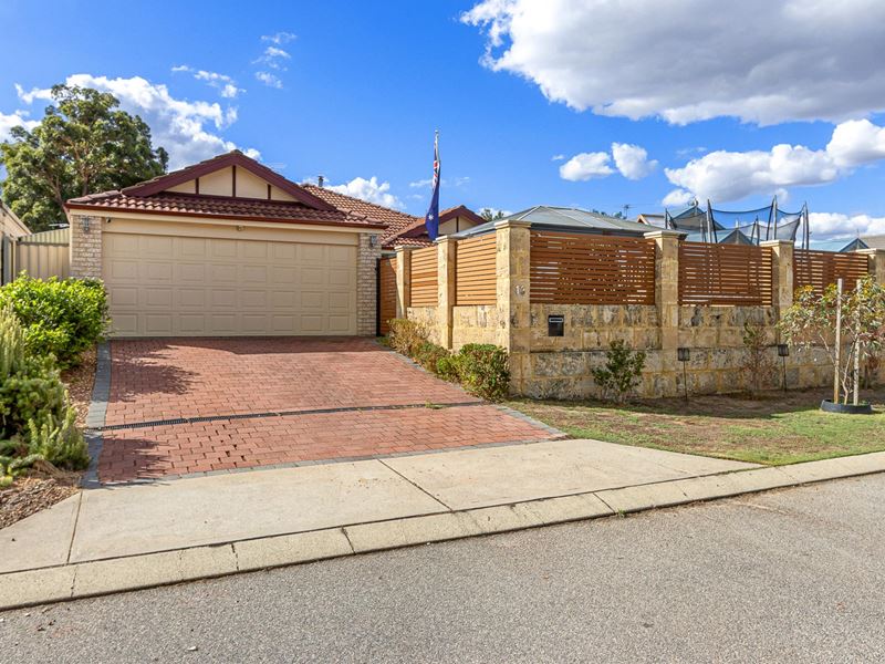 13 Greenham Way, Bertram