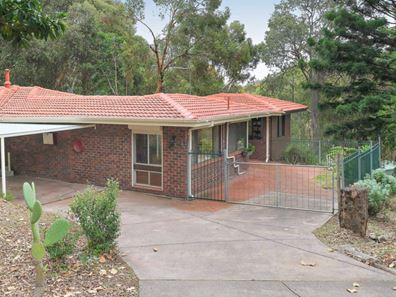 22 Barnes Road, Roleystone WA 6111