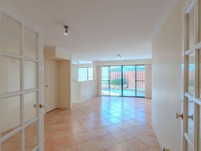 207A Holbeck Street, Doubleview WA 6018