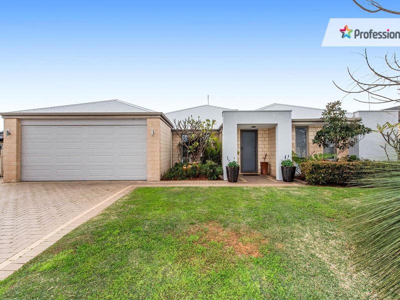 7 Varia Way, Halls Head WA 6210