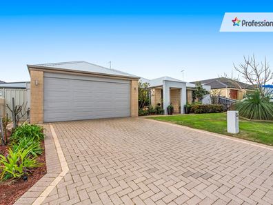 7 Varia Way, Halls Head WA 6210