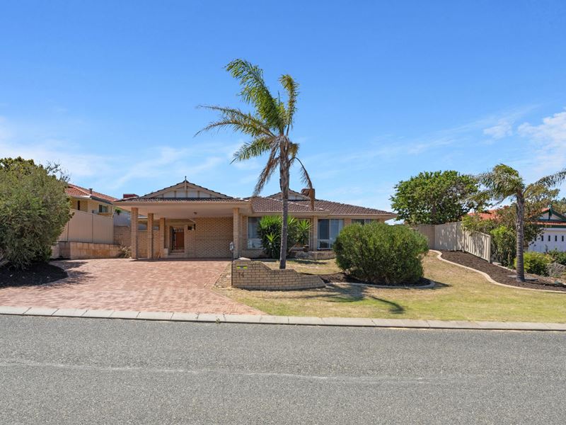 14 Stenton Gardens, Kinross