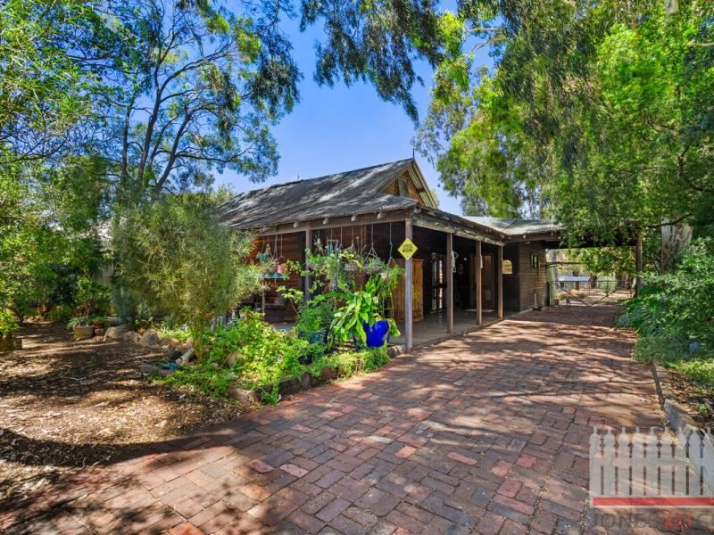 15 Deakin Street, Bassendean