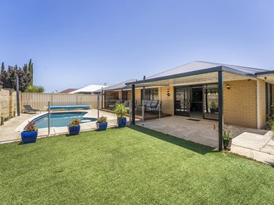 25 Frenchmans Crescent, Secret Harbour WA 6173