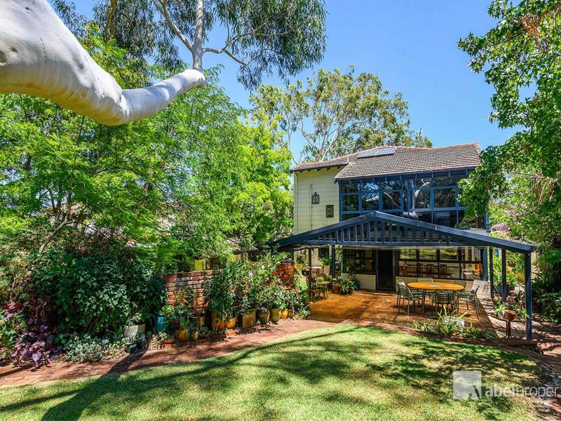 24 Adderley Street, Mount Claremont
